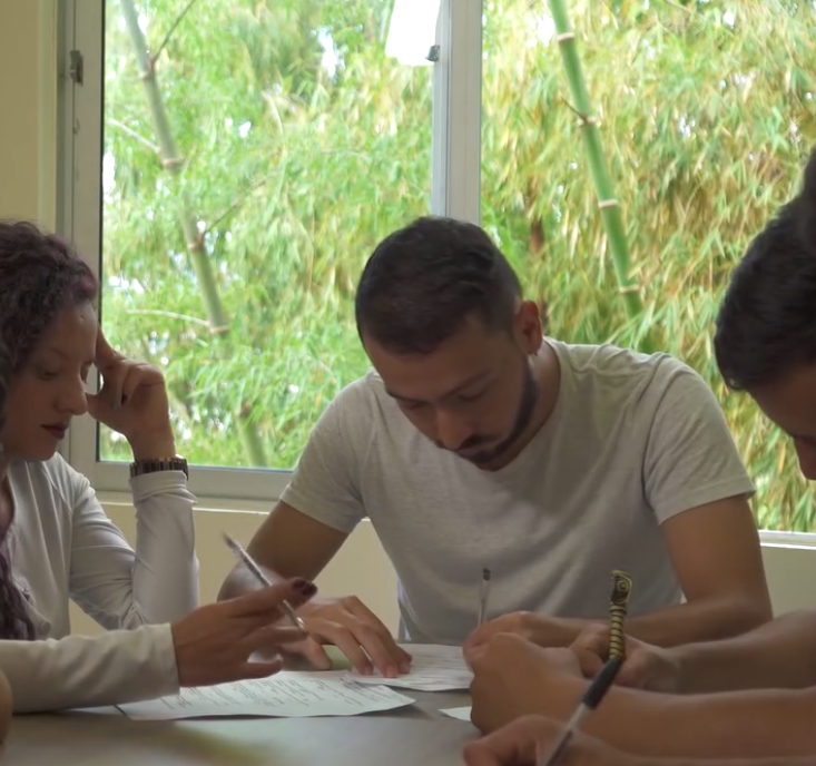 V0801121 Humillaron y se burlaron de este humilde estudiante hasta que se enteraron por lo que estaba pasando part2