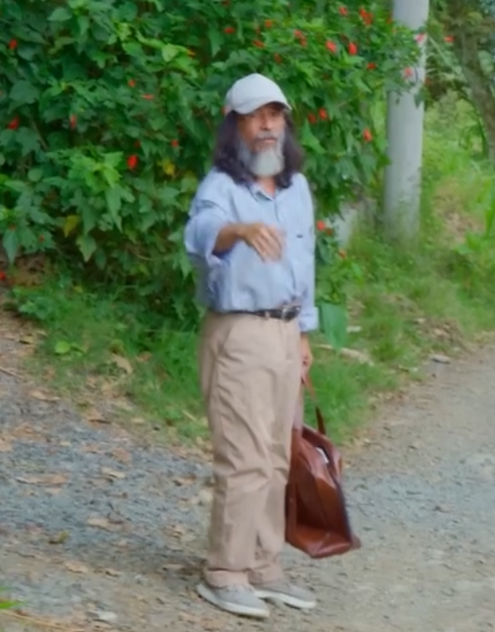 V0801146 Rechazaba este ANCIANO sin saber que lo haría MILLONARIO part2