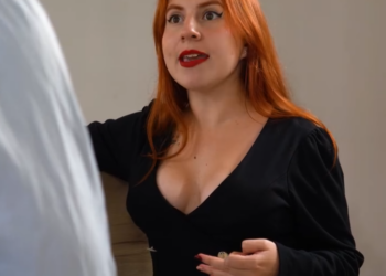 V0901084 Sirvienta se toma foto con el patron para hacerse millonaria part2