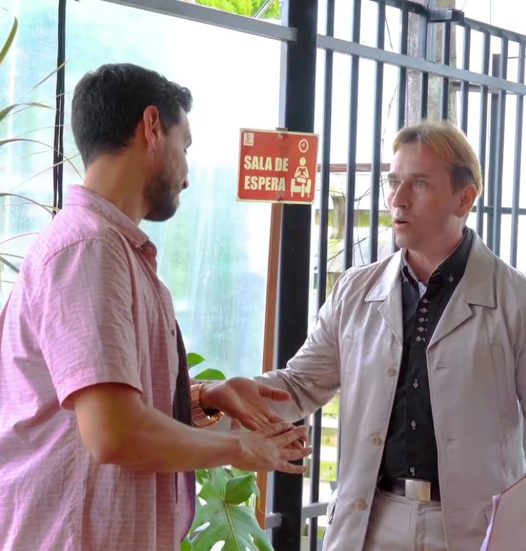 V0901086 Mesera finge ser vagabunda y se vuelve millonaria part2