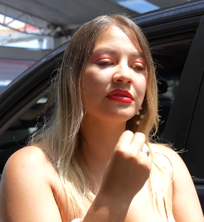 V1301075 Vendedora de autos me rechazó por ser del campo part2