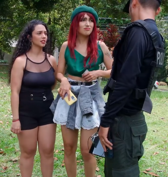 V2201063 Estrategia de mujeres ladronas despertó la curiosidad de un vagabundo para atraparlas part2