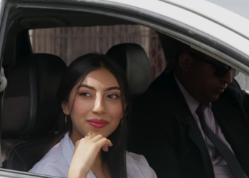 V2201066 Estudiante fingía ser millonaria y copiaba sus lecciones para conservar su beca part2