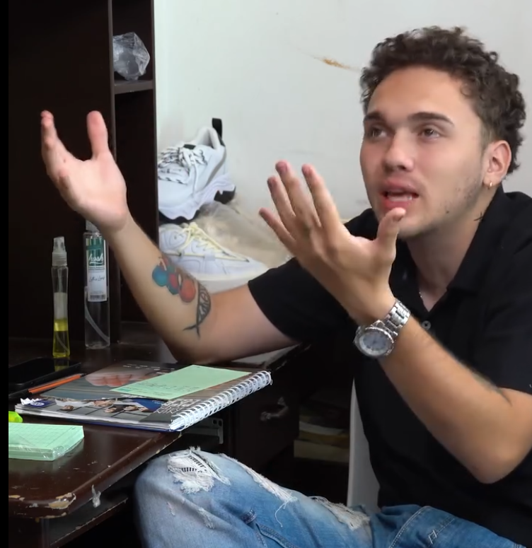 V2201069 Chica adinerada roba a vagabunda sin imaginar como terminaría part2