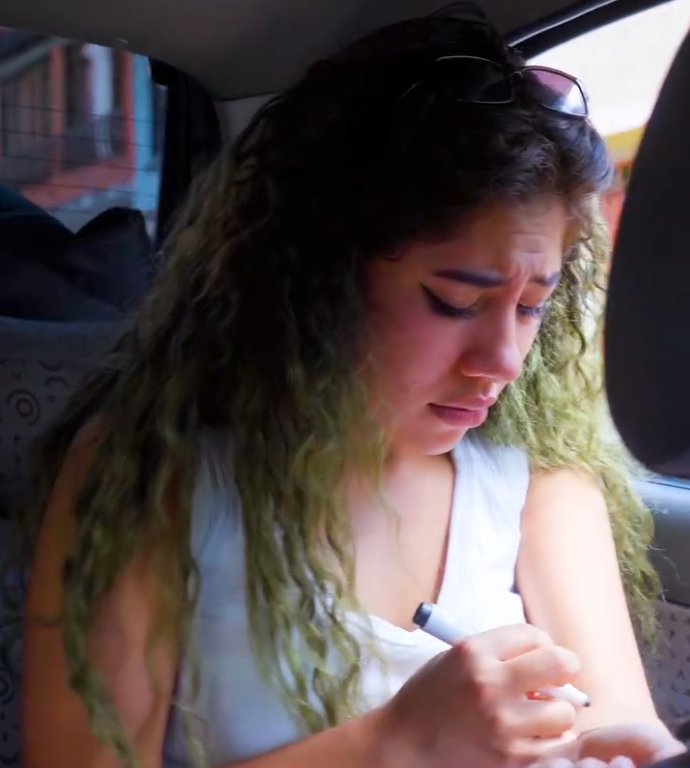 V2301064 Ella no dudó en salvarla part2