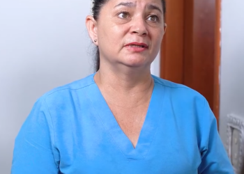 V2301072 Millonario fingió ser de la limpieza sin imaginar como lo trataría la novia de su hijo part2