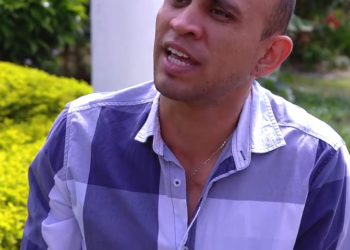 V2301079 Le lleve flores a la esposa de mi patrón sin imaginar que resultaría ser mi esposa part2