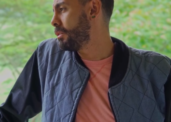 V2301140 Millonario se hace pasar por barrendero para descubrir la novia de su hijo part2