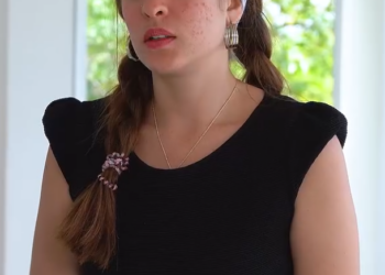 V2301227 Empleada pone en su sitio a chico millonario  part2