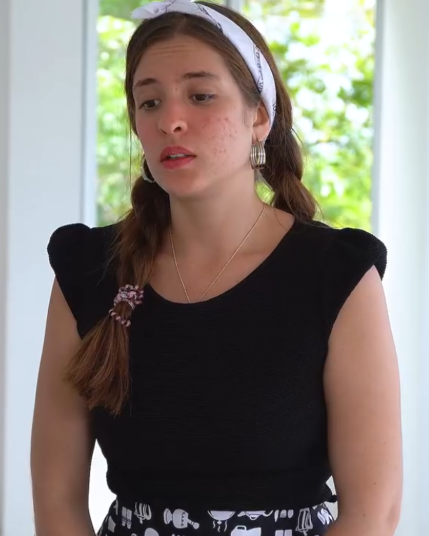 V2301227 Empleada pone en su sitio a chico millonario  part2