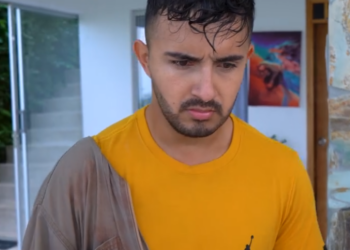 V0901233 Dueño de hacienda se hizo pasar por empleado para darle una lección de humildad a estas chicas part2