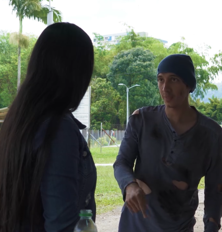 V0701076 Millonario se disfraza de vagabundo para hacer esto part2