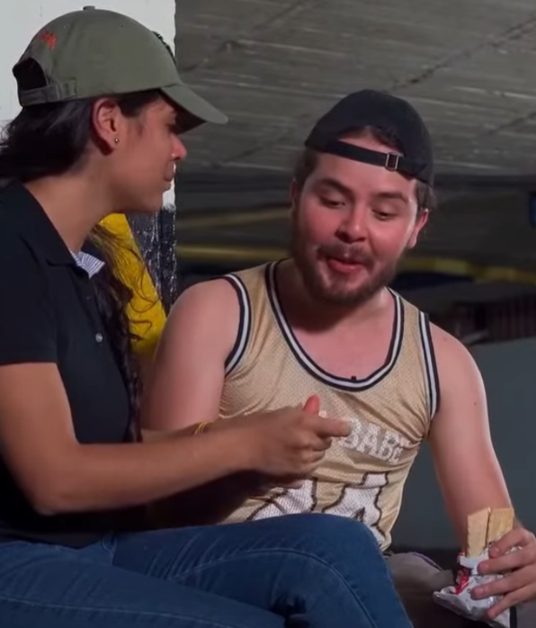 V0901001 Lo humillo por su trabajo sin nunca imaginar en quien se convertiría part2