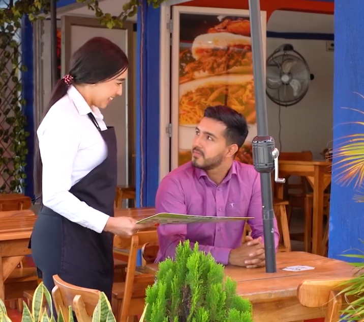 V0801312 Le hizo esto a un chico por su apariencia, pero la vida le dio esta gran lección part2