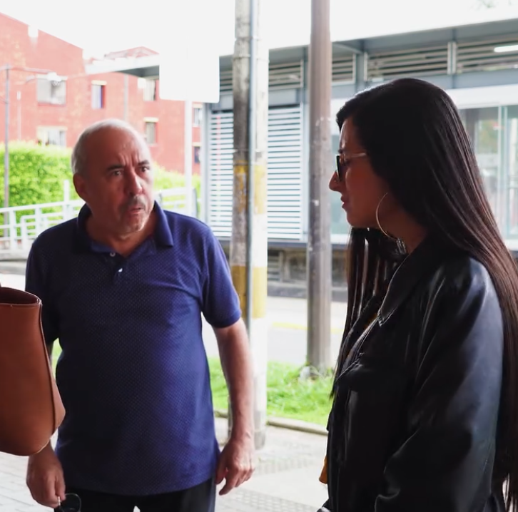 V0901002 Le roba su cartera en plena fila de concierto y se llevó una gran sorpresa cuando se enteró de esto part2