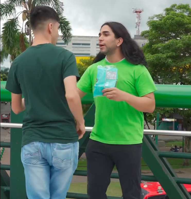 V0901005 Vagabundo se hace millonario gracias al truco de este empresario multimillonario part2