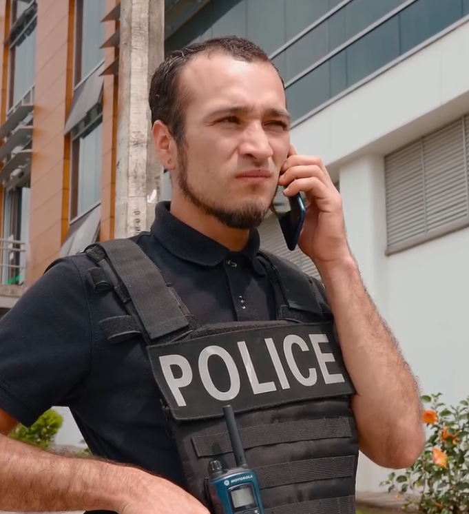 V0901021 Lo juzgaron de loco sin nadie imaginar porque robo este auto part2