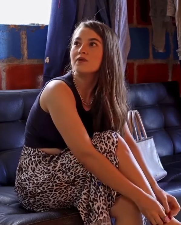 V0901023 Aparentaba ser MILLONARIA delante de todos y HUMILLABA su madre por ser POBRE part2