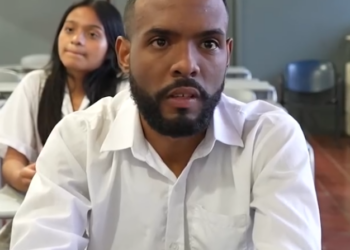 V1301022 Se burlaban de estos hermanos en la escuela por que su madre era trans part2