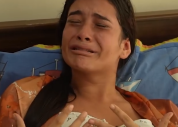 V1301024 Millonaria descubre que el chico que vende flores es su hijo part2