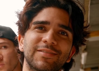 V0901256 Millonario trata de conquistar a una mujer haciéndose pasar por mecánico part2