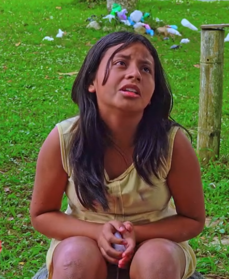 V2101083 Niña millonaria se hace pasar por pobre para poner a prueba su empleada part2