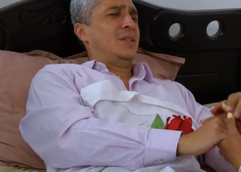 V0901026 Una empresaria le pidió un dólar prestado a una humilde vendedora, sin imaginar como cambiaría su vida part2