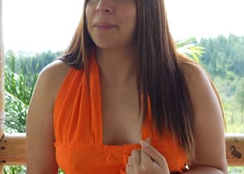 V1301035 Repartidor reveló el gran secreto que ocultaba su esposa part2