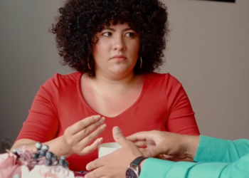 V2101091 Dejo entrar a la enfermera a su casa sin saber quien era part2