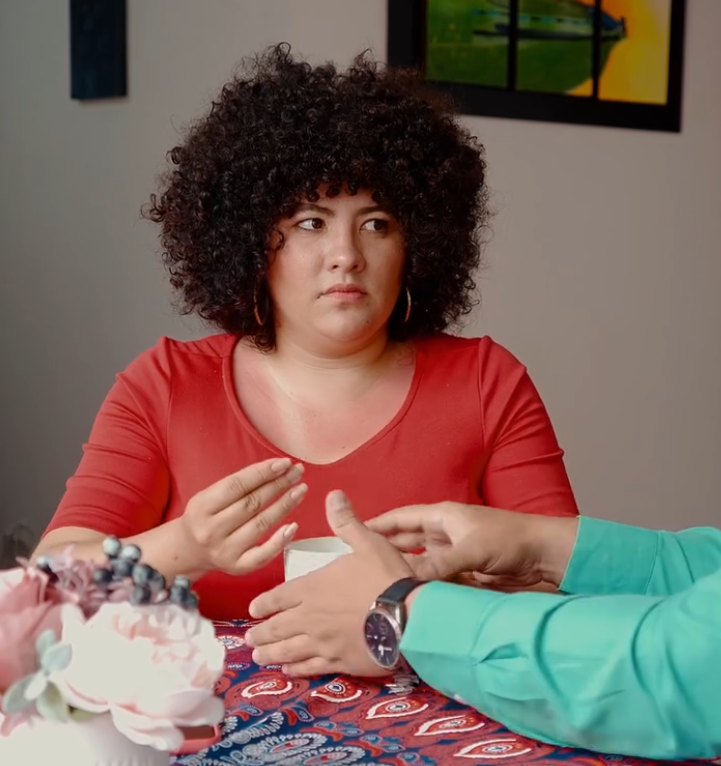 V2101091 Dejo entrar a la enfermera a su casa sin saber quien era part2