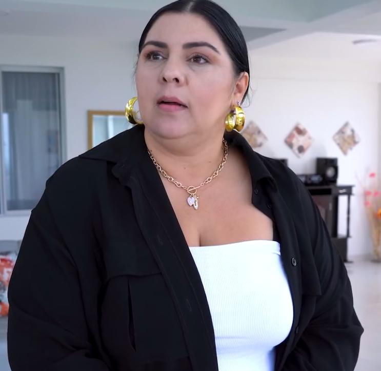 V0901235 Dueño de hacienda se hizo pasar por empleado para darle una lección de humildad a estas chicas part2