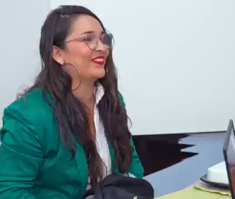 V0901045 Hizo trabajo de hombre para darde de comer a su hija, aun siendo profeccional part2