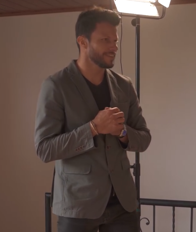 V1601038 Se volvió millonaria después que su esposo la maltrataba part2