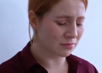 V1601039 Empresario pone a prueba a sus futuras empleadas part2