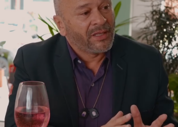 V2101139 Le vendió la esposa a su jefe a cambio de un puesto de trabajo part2