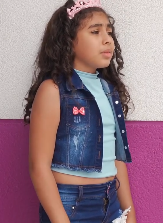 V0701050 Niña pobre le enseña a niña rica a valorar su vida de la mejor manera part2