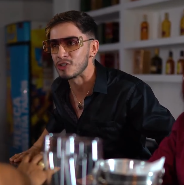 V0901052 Niegan la entrada a anciano en club sin saber que era el dueño part2