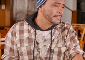 V0901054 Empresario millonario le dio una gran recompensa por su humildad part2