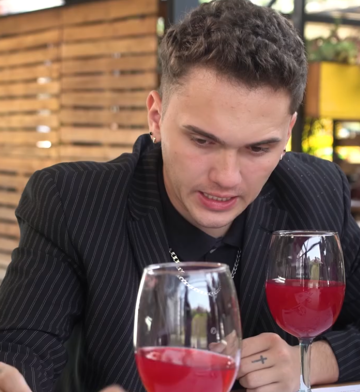 V1601051 Un millonario me recogió de la calle y me convirtió en esta gran mujer part2