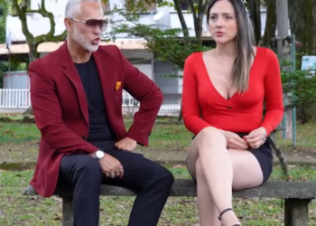 V1601055 Niña revela la traición de la esposa de un millonario part2