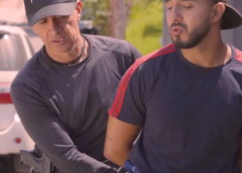 V2301053 Estaba por salirse con la suya, pero este hombre lo impidió de esta manera part2