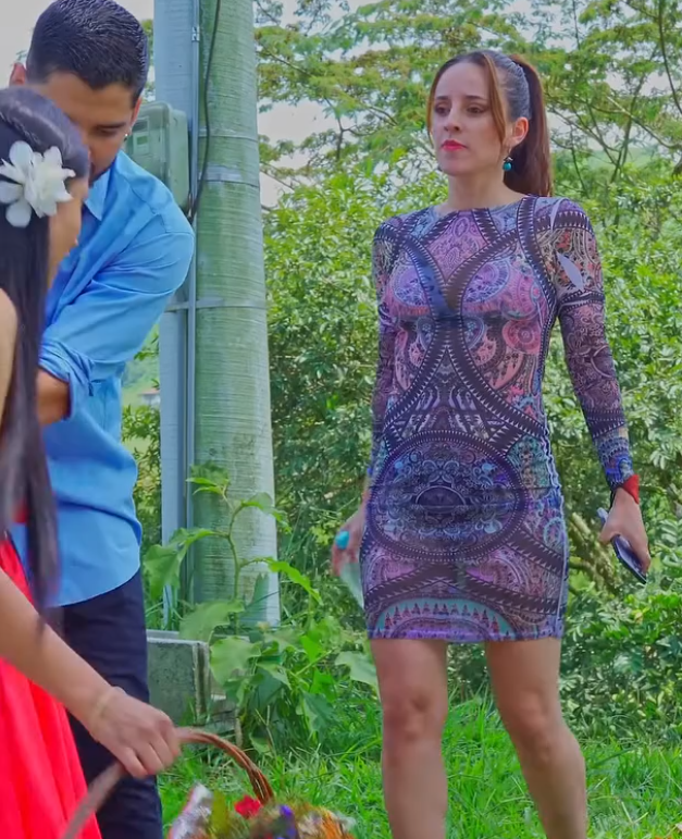 V2301113 Humilló a la vendedora de flores, pero la vida le dio una lección part2