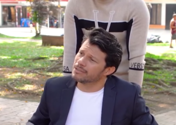 V2301115 Fingió estar en silla de ruedas para probar a su novia interesada part2