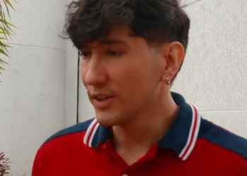 V2301121 Besó a una desconocida frente a su novio cuando descubrió todo lo que tenian planeado part2