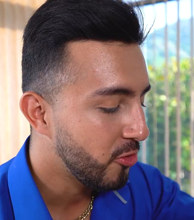 V2301156 Hombre le regala casa a esta vagabunda con estas intenciones part2