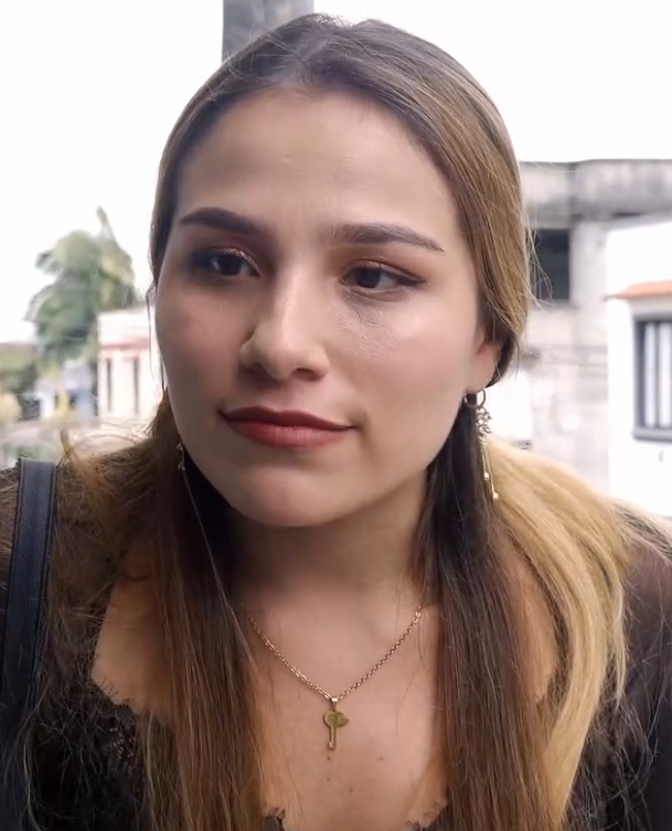 V2301216 Se burlan de ella por tener un trabajo humilde sin imaginar en quien se convertiría part2