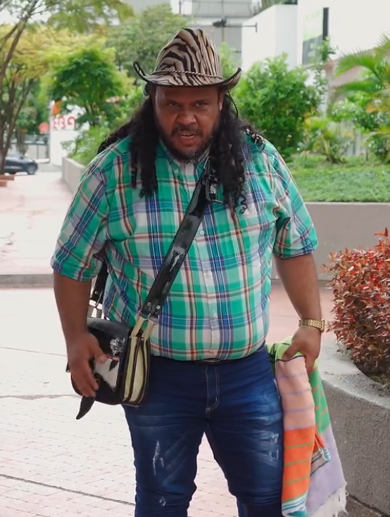 V0701063 Ocultó su novia en un ataúd para salvarle la vida part2