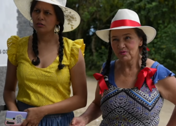 V2201063 Le niegan entrada a campesina en un hotel sin saber que era la dueña part2