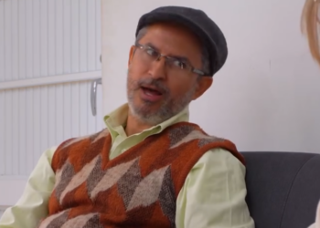 V0801100 Esta madre niega a su hija para salir con un hombre con dinero part2