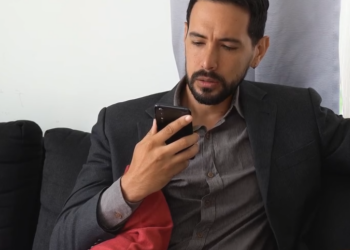 V0701072 El patron y la empleada le dan una gran lección a esta mujer part2